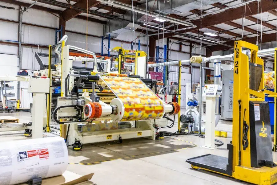 Custom poly mailers production and global delivery