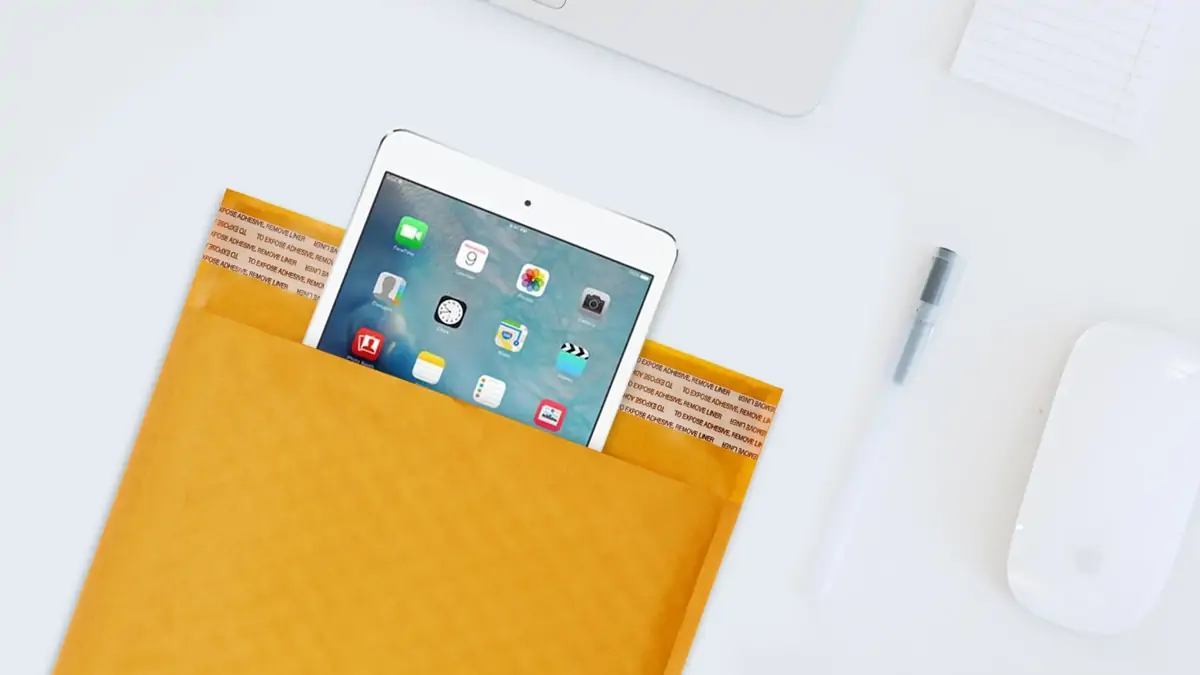 High-density air bubble cushioning padded envelope safeguarding tablet device during transit